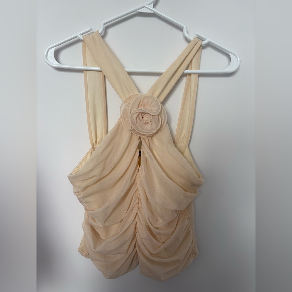 Beautiful top with flower detail